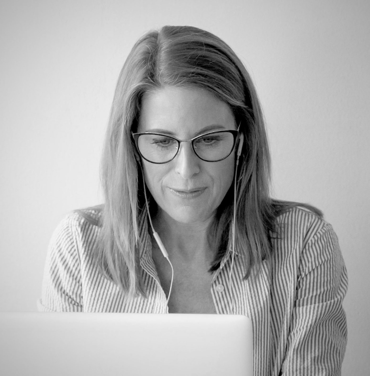 Employee benefits benefits consulting woman on laptop